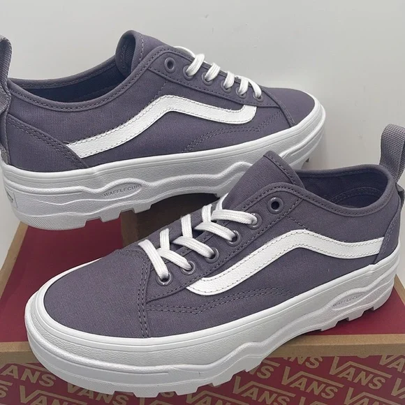 Vans WMNS Sentry Old Skool Gray Ridge
VN0A5KR3NKE
Sneakers - Picture 10 of 16
